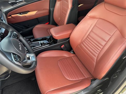 Used 2023 Kia Sportage SX image 11