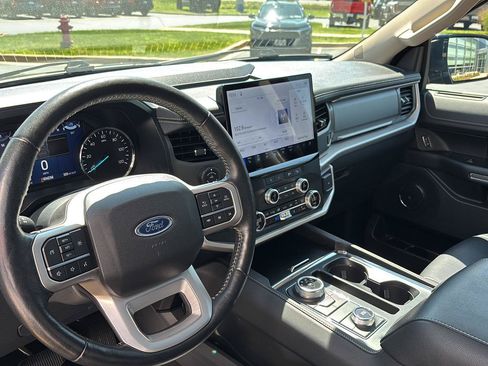 Used 2023 Ford Expedition XLT AWD/4WD image 13