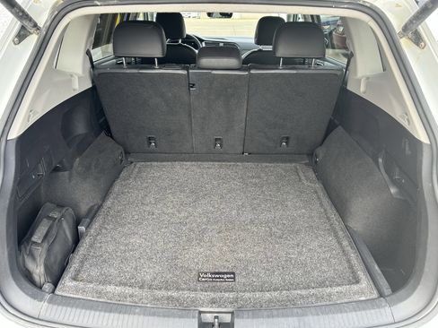 Used 2022 Volkswagen Tiguan SE image 21