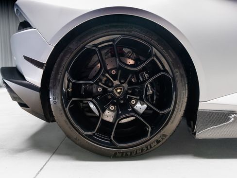Used 2015 Lamborghini Huracan LP 610-4 image 7