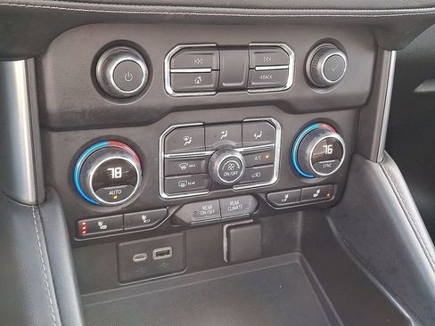 Used 2022 Chevrolet Tahoe LT w/ LT Signature Package image 18