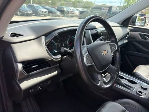Used 2019 Chevrolet Traverse LT w/ LT Premium Package AWD/4WD image 15