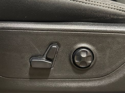 Used 2019 RAM 1500 Big Horn AWD/4WD image 18
