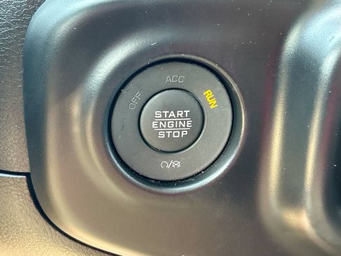 Used 2022 Jeep Gladiator Mojave w/ LED Lighting Group AWD/4WD image 16