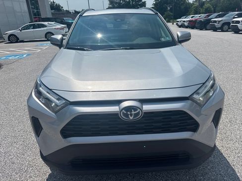 Used 2022 Toyota RAV4 XLE w/ Convenience Package AWD/4WD image 12