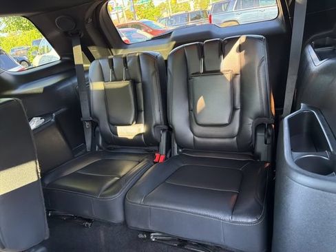 Used 2017 Ford Explorer Limited w/ Equipment Group 301A AWD/4WD image 10