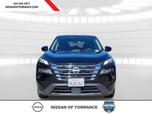 Used 2024 Nissan Rogue SV AWD/4WD image 2