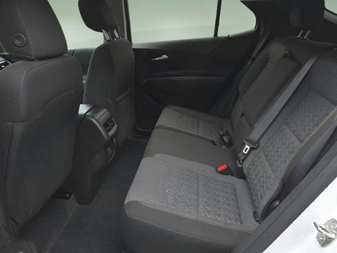 Used 2024 Chevrolet Equinox LT image 11