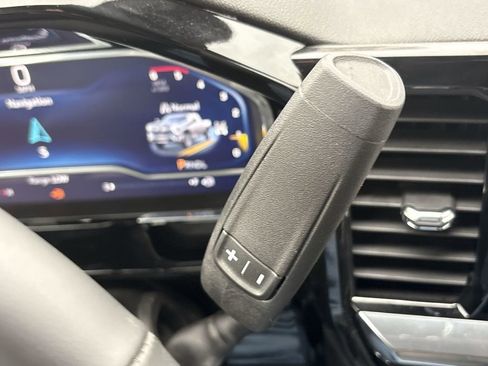 Used 2025 Chevrolet Silverado 2500 LT w/ Convenience Package image 19