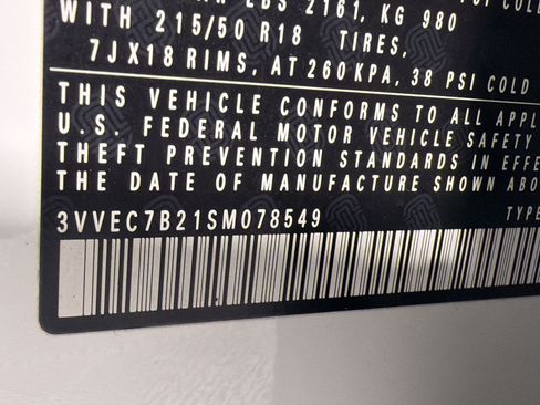 Used 2025 Volkswagen Taos SE w/ Panoramic Sunroof Package FWD image 23