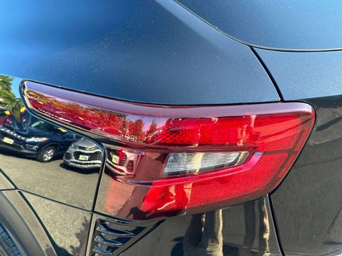 Used 2024 Chevrolet Trax RS image 10