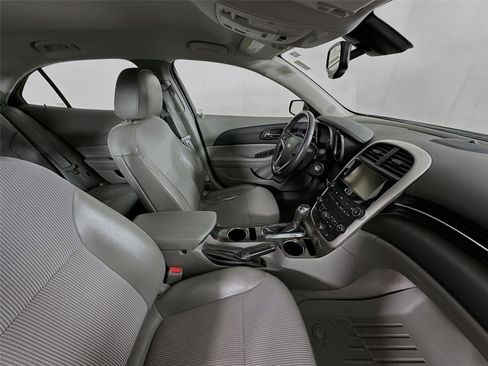 Used 2015 Chevrolet Malibu LT image 26