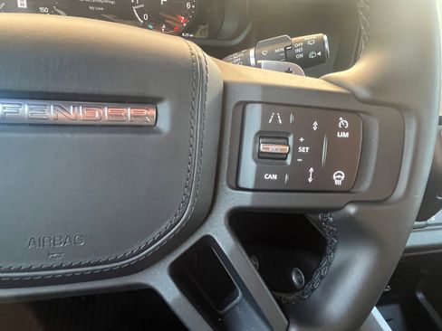 Used 2025 Land Rover Defender 110 V8 image 19