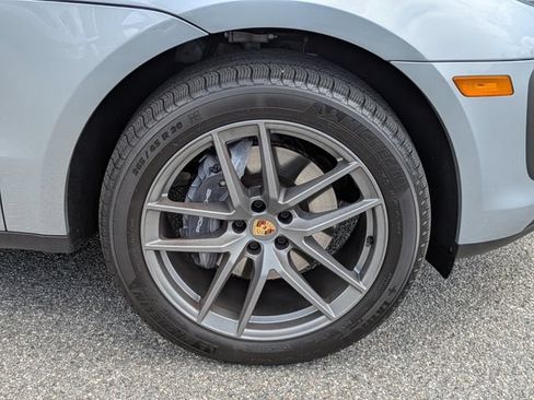 Used 2025 Porsche Macan AWD/4WD image 14