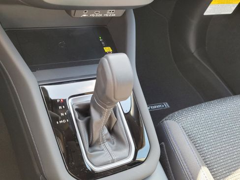 Used 2025 Subaru Forester Premium image 13