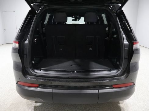 Used 2024 Jeep Grand Cherokee L Laredo AWD/4WD image 20