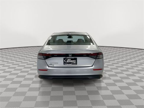 Used 2024 Honda Accord EX image 9