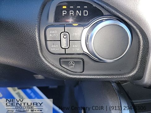 Used 2025 RAM 1500 Big Horn AWD/4WD image 9