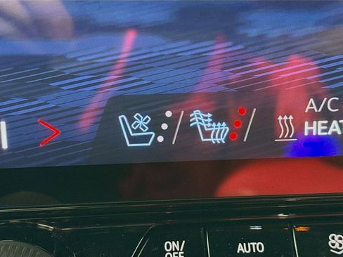 Used 2024 Chevrolet Blazer EV RS image 3