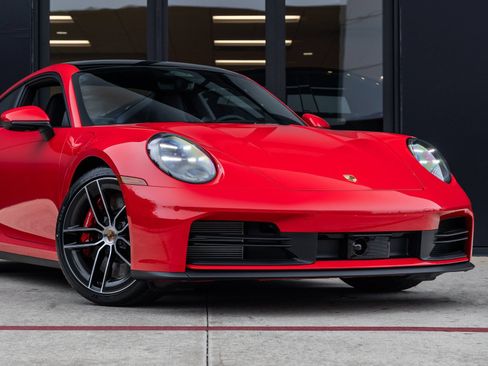 Certified 2026 Porsche 911 Carrera 4S AWD/4WD image 9