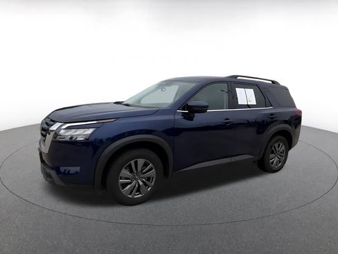 Used 2025 Nissan Pathfinder SV AWD/4WD image 8