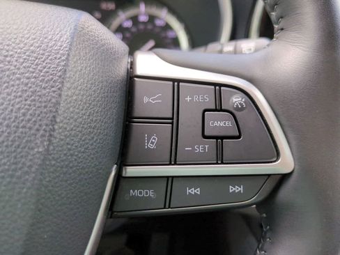 Used 2022 Toyota Highlander Limited FWD image 27
