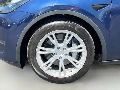 Used 2021 Tesla Model Y Long Range AWD/4WD image 31