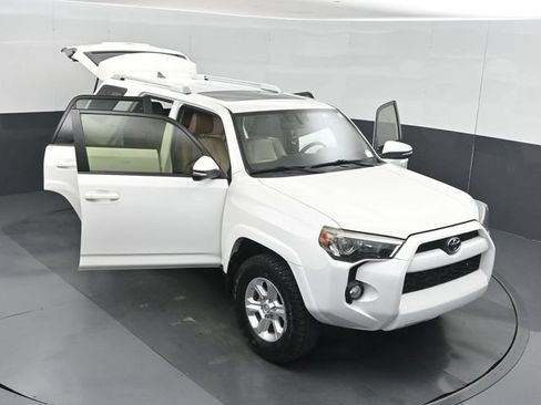 Used 2018 Toyota 4Runner SR5 Premium AWD/4WD image 59