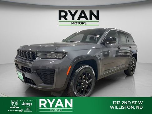New 2026 Jeep Grand Cherokee Altitude AWD/4WD image 5