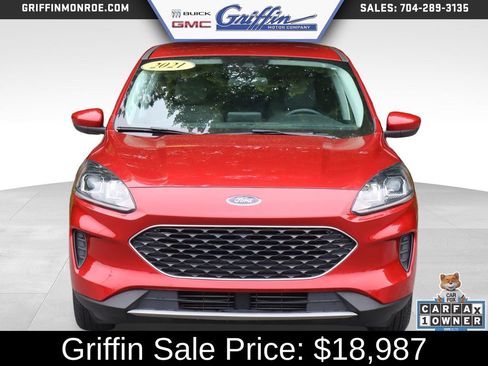 Used 2021 Ford Escape SE w/ Convenience Package FWD image 8