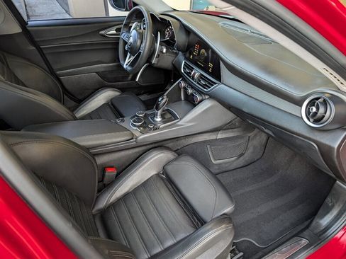 Used 2019 Alfa Romeo Giulia Ti Sport w/ Quick Order Package 22U Sport image 4