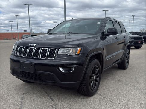 Used 2021 Jeep Grand Cherokee Laredo w/ Security & Convenience Group AWD/4WD image 2