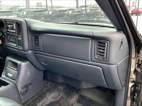 Used 2002 Chevrolet Avalanche 4x4 w/ Convenience Pkg image 14