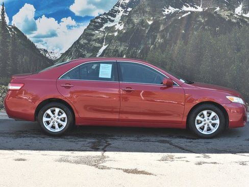 Used 2011 Toyota Camry LE w/ LE Extra-Value Pkg FWD image 2