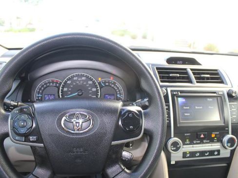 Used 2014 Toyota Camry LE FWD image 23