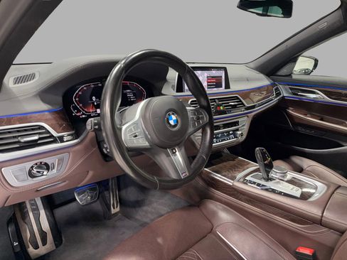 Used 2022 BMW 750i xDrive w/ M Sport Package image 17