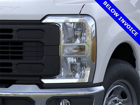 New 2026 Ford F350 XL w/ XL Chrome Package image 18