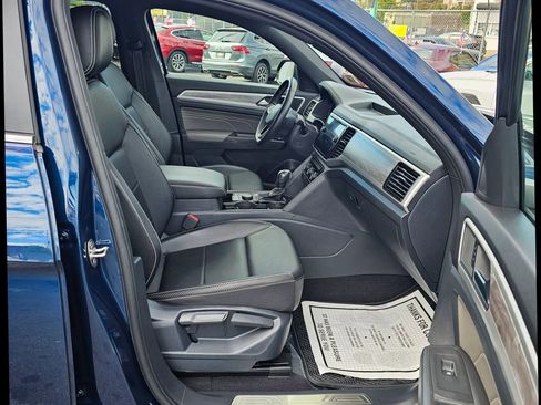 Used 2022 Volkswagen Atlas Cross Sport SE image 9