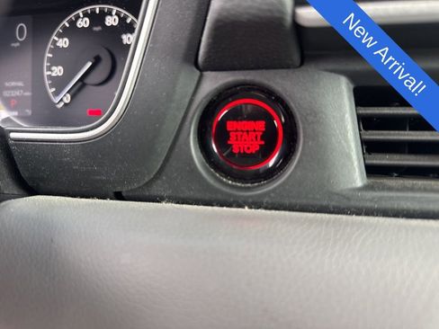 Used 2023 Honda Pilot LX image 9