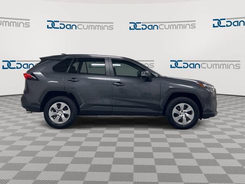 Used 2023 Toyota RAV4 LE AWD/4WD image 9