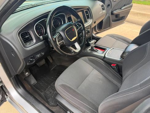 Used 2016 Dodge Charger SXT RWD image 18
