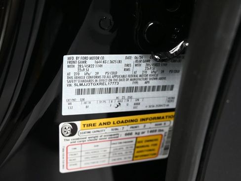 Used 2024 Lincoln Navigator L Black Label AWD/4WD image 9