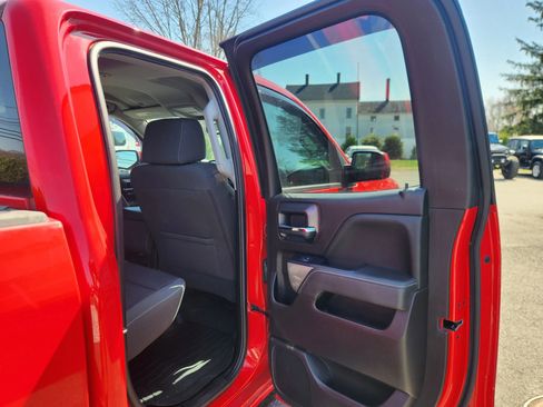 Used 2018 Chevrolet Silverado 1500 LT w/ All Star Edition image 41