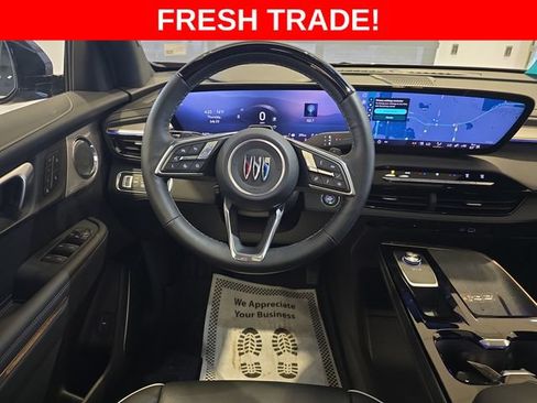 Used 2025 Buick Enclave Avenir w/ Super Cruise Package AWD/4WD image 13