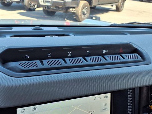 Used 2023 Ford Bronco Badlands w/ Sasquatch Package image 33