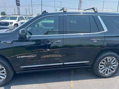 Used 2024 GMC Yukon Denali Ultimate AWD/4WD image 8