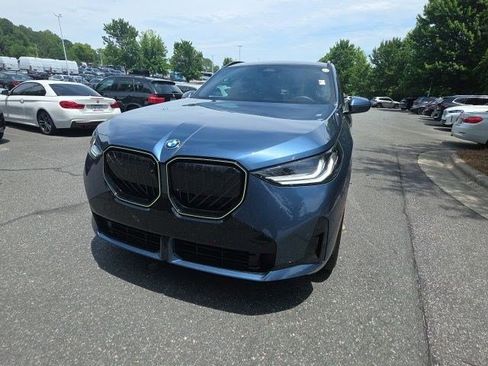 Used 2025 BMW X3 xDrive30i w/ Premium Package AWD/4WD image 3