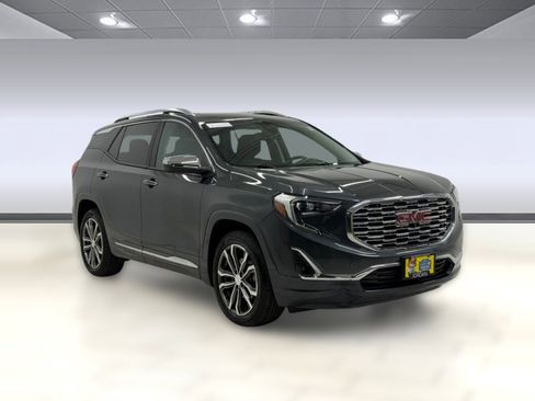Used 2018 GMC Terrain Denali w/ Advanced Safety Package AWD/4WD image 6