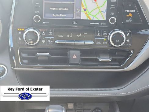 Used 2021 Toyota Highlander Limited AWD/4WD image 18