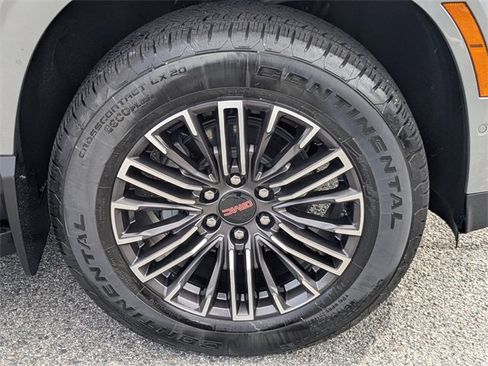 Used 2025 GMC Yukon Elevation w/ Elevation Premium Package image 12